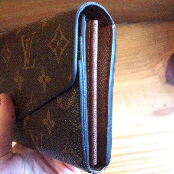 Authentic Sarah Louis Vuitton Wallet - Picture 3 of 13